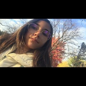 Meet your Posher, Maria clara